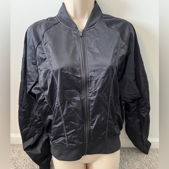 Fabletics bomber jacket black size medium - Picture 2 of 7